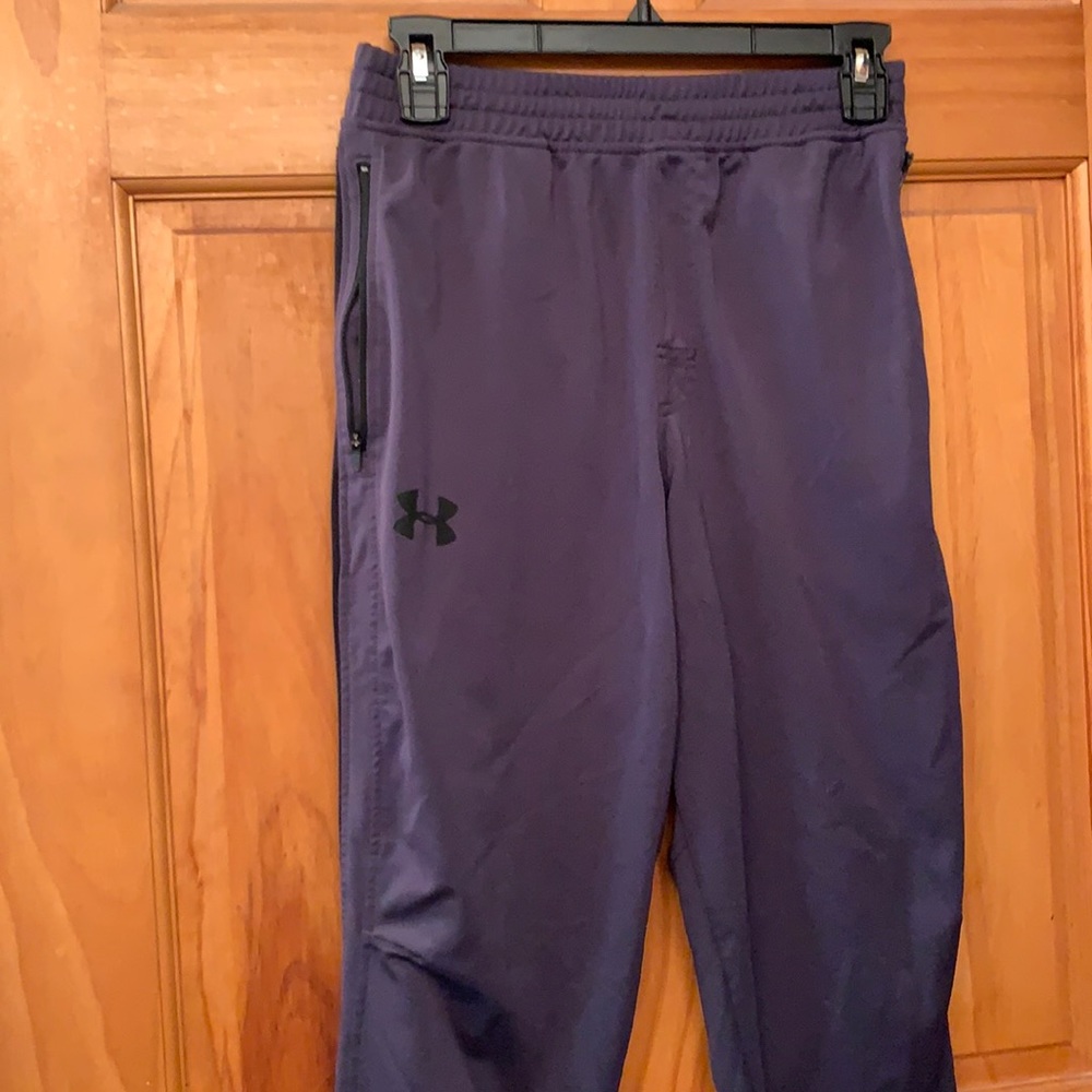 UA men’s sweatpants